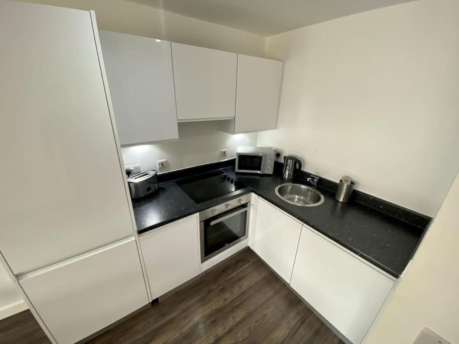 Liverpool Waterfront Apartment Exterior photo